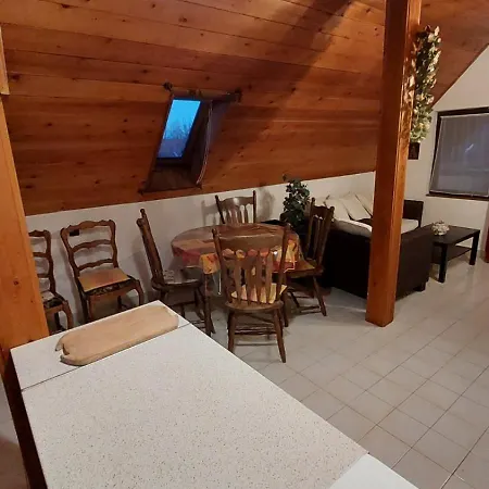 Apartment Varjas *